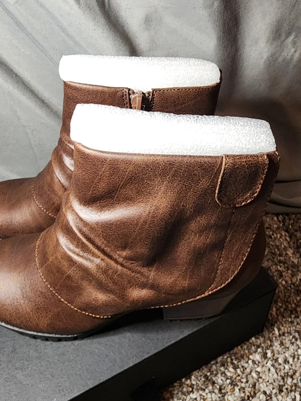 Easy street NWT Brown Slouchy Ankle Booties
